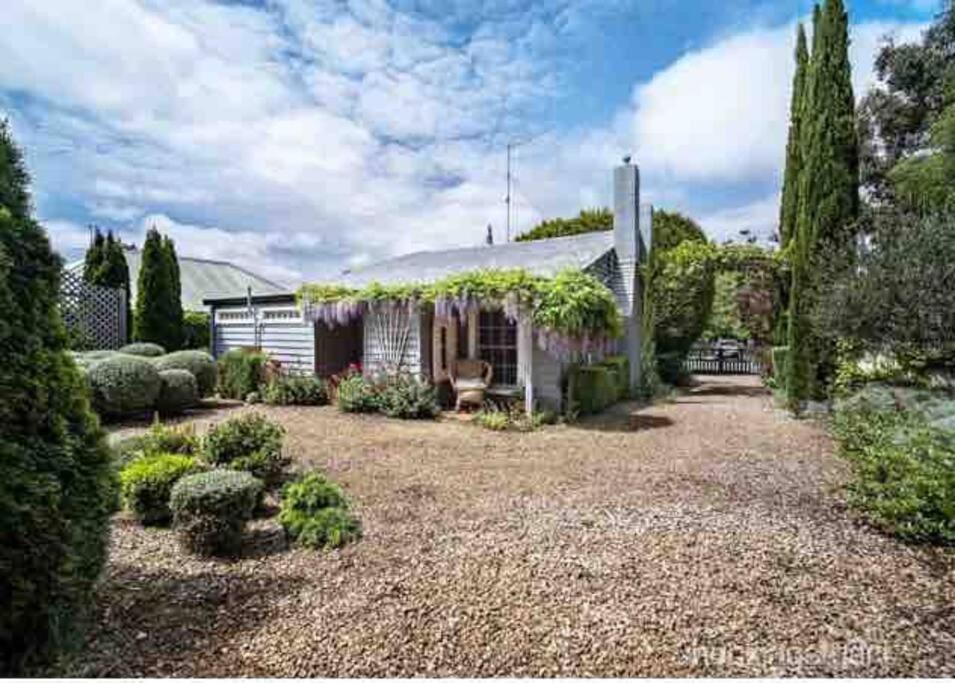 Uffington House ~Two Bedroom House In Daylesford Exterior photo